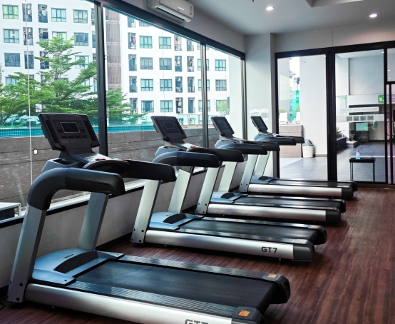 Tapis de course dans une salle